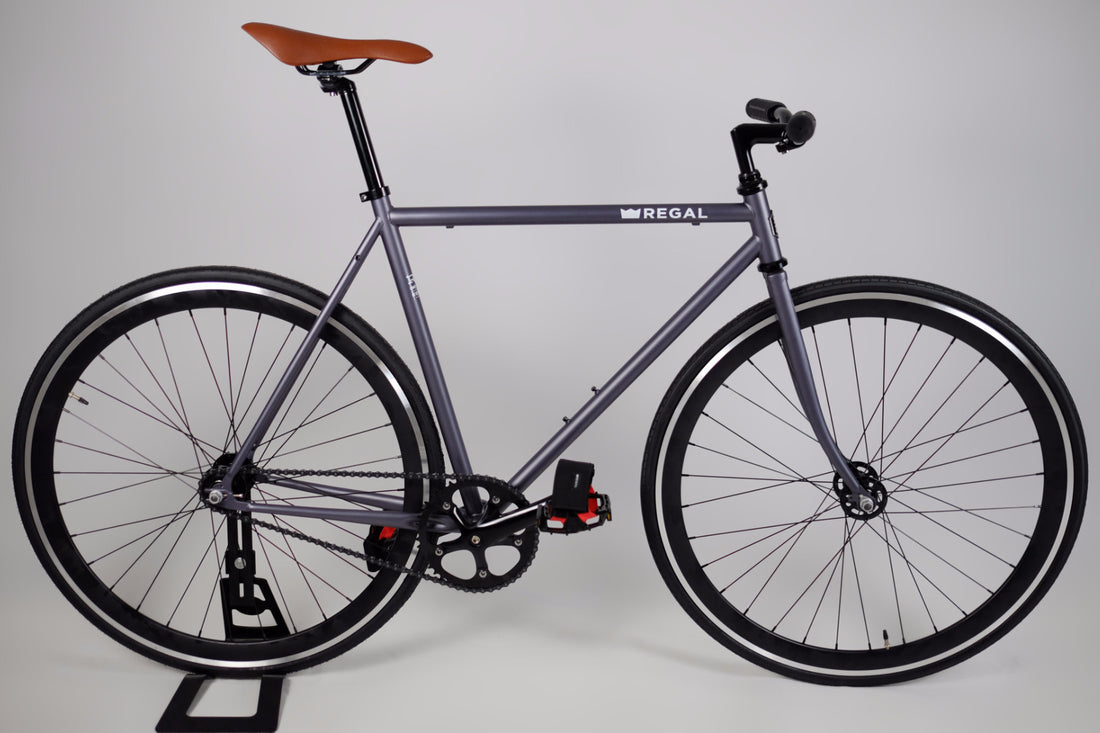 Single Speed and Fixie Bike with a Matte Gray Frame and Deep Black Rims